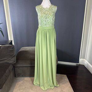 Women’s Green Full Length Sleeveless Chiffon Formal Dress Lace Bodice Size 6 NEW